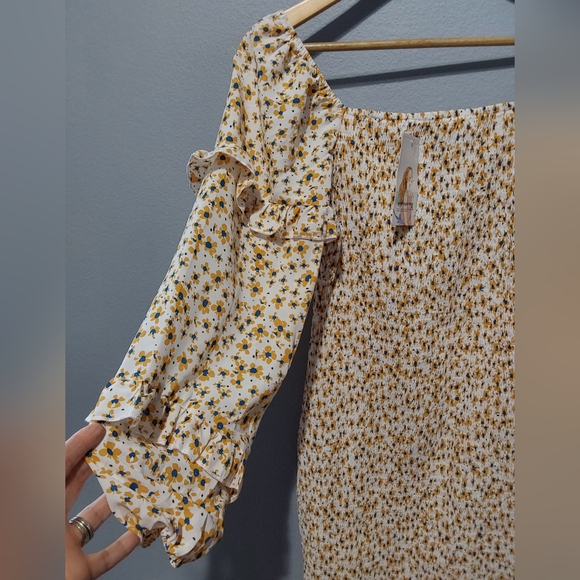 Floral Off-Shoulder Dress - Picture 3 of 5